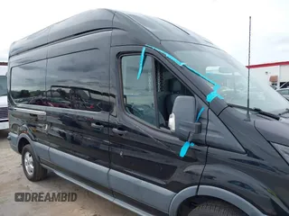 2017 Ford Transit z VIN 1FTYR2XM0HKB54687, wystawiony jako IAAI lot #41608746 z przebiegiem 57 744 mil mil oraz . Historia ofert i sprzedaży dostępna na DreamBid. Obrazek 6.