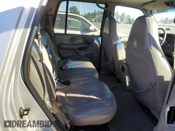 1998 Ford Expedition XLT with VIN 1FMRU17L4WLB16662, listed as a Copart auction lot 85239524 with 255,214 mi miles and Clean Title. Bid and sale history available at carsss.com. Image 11.