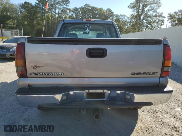 2001 Chevrolet Silverado 1500HD LS z VIN 1GCGC13U71F206182, wystawiony jako Copart lot #76316374 z przebiegiem 362 467 mil mil oraz Szkoda całkowita • Salvage title. Historia ofert i sprzedaży dostępna na DreamBid. Obrazek 6.