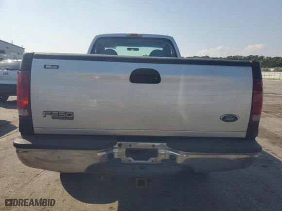 2004 Ford Super Duty F-250 XL with VIN 1FTNF21L24ED82534, listed as a Copart auction lot 82178314 with 366,661 mi miles and Non Repairable. Bid and sale history available at carsss.com. Image 12.