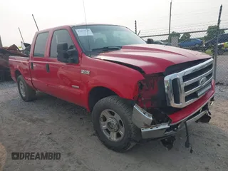 2006 Ford F-250 XL z VIN 1FTSW21P66EA56762, wystawiony jako IAAI lot #42357125 z przebiegiem 250 063 mil mil oraz . Historia ofert i sprzedaży dostępna na DreamBid. Obrazek 1.