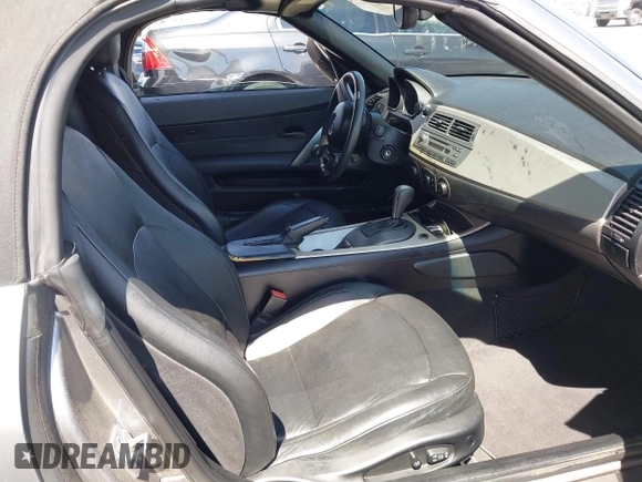 2003 BMW Z4 3.0i с VIN 4USBT53473LU00534, выставлен на аукционе IAAI как лот 41858369 с пробегом 80 612 миль миль и . История ставок и продаж доступна на DreamBid. Изображение 5.