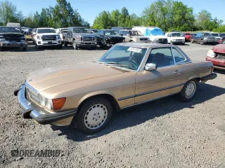 1987 Mercedes-Benz 560 SL z VIN WDBBA48D6HA060485, wystawiony jako Copart lot #57867585 z przebiegiem 120 808 mil mil oraz Tytuł czysty. Historia ofert i sprzedaży dostępna na DreamBid. Obrazek 1.