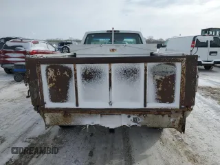 1994 GMC Sierra 3500 z VIN 1GTGC34K0RE552892, wystawiony jako Copart lot #45672255 z przebiegiem 379 943 mil mil oraz Szkoda całkowita • Salvage title. Historia ofert i sprzedaży dostępna na DreamBid. Obrazek 6.