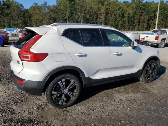2020 Volvo XC40 Inscription with VIN YV4162UL4L2296469, listed as a Copart auction lot 76067144 with 48,077 mi miles and Salvage Title. Bid and sale history available at carsss.com. Image 3.