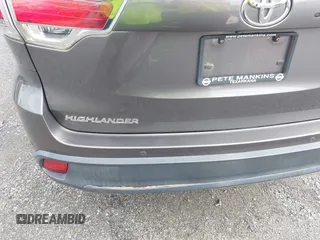 2015 Toyota Highlander Limited z VIN 5TDYKRFH0FS115864, wystawiony jako IAAI lot #42145018 z przebiegiem 149 670 mil mil oraz . Historia ofert i sprzedaży dostępna na DreamBid. Obrazek 6.
