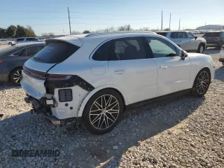 2024 Porsche Cayenne z VIN WP1AA2AY4RDA08608, wystawiony jako Copart lot #45282695 z przebiegiem Nie podano mil oraz Szkoda całkowita • Salvage title. Historia ofert i sprzedaży dostępna na DreamBid. Obrazek 3.