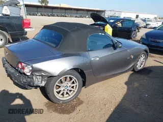 2004 BMW Z4 2.5i with VIN 4USBT33504LS50684, listed as a IAAI auction lot 42620116 with 119,707 mi miles and . Bid and sale history available at DreamBid. Image 4.