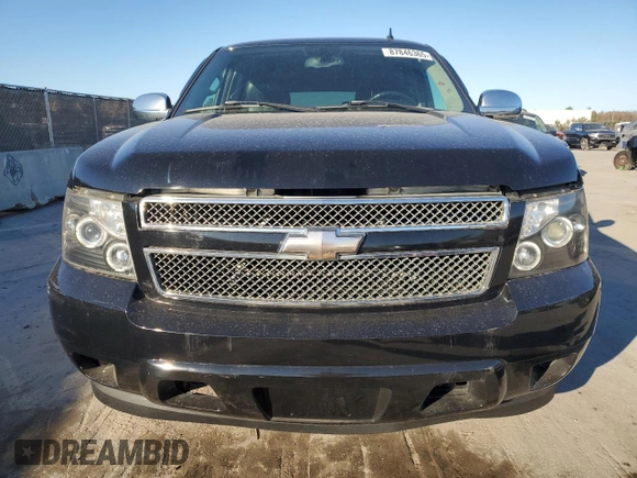 2008 Chevrolet Suburban LTZ with VIN 3GNFC16JX8G185311, listed as a Copart auction lot 87846365 with 389,765 mi miles and Salvage title. Bid and sale history available at DreamBid. Image 5.