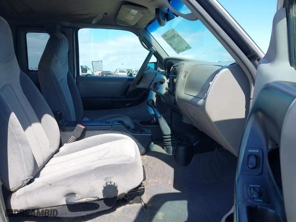 2003 Mazda B-Series 4WD Truck with VIN 4F4ZR47E63TM06204, listed as a IAAI auction lot 41895935 with 259,901 mi miles. Bid and sale history available at carsss.com. Image 5.