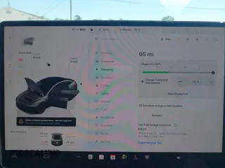 2024 Tesla Model 3 z VIN 5YJ3E1EA6RF747946, wystawiony jako IAAI lot #42042903 z przebiegiem 13 999 mil mil oraz . Historia ofert i sprzedaży dostępna na DreamBid. Obrazek 19.