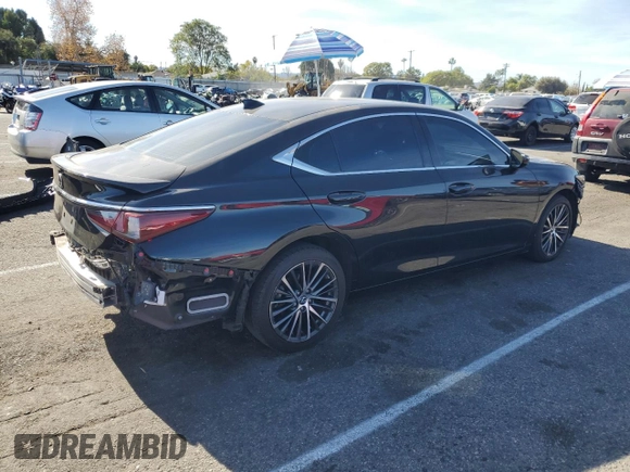 2022 Lexus ES 300h z VIN 58ADA1C13NU024676, wystawiony jako Copart lot #42182145 z przebiegiem 22 060 mil mil oraz Szkoda całkowita • Salvage title. Historia ofert i sprzedaży dostępna na DreamBid. Obrazek 3.