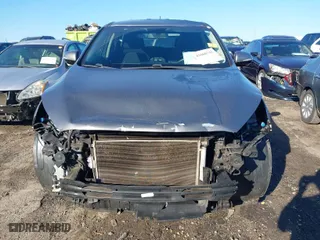 2018 Kia Sorento L with VIN 5XYPG4A31JG418508, listed as a IAAI auction lot 41660742 with 109,647 mi miles. Bid and sale history available at carsss.com. Image 6.