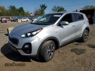 2021 Kia Sportage LX z VIN KNDPMCAC0M7917921, wystawiony jako Copart lot #56134785 z przebiegiem 98 365 mil mil oraz Szkoda całkowita • Salvage title. Historia ofert i sprzedaży dostępna na DreamBid. Obrazek 1.