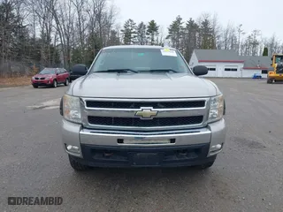 2009 Chevrolet Silverado 1500 LT with VIN 2GCEK29J691113086, listed as a IAAI auction lot 41979196 with 215,729 mi miles. Bid and sale history available at carsss.com. Image 12.