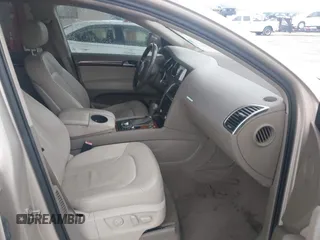 2009 Audi Q7 z VIN WA1AY74L99D023707, wystawiony jako IAAI lot #41649568 z przebiegiem 166 968 mil mil oraz . Historia ofert i sprzedaży dostępna na DreamBid. Obrazek 5.