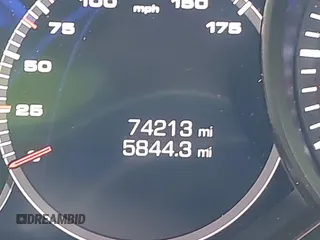 2020 Porsche Cayenne с VIN WP1BA2AYXLDA47778, выставлен на аукционе IAAI как лот 42037242 с пробегом 74 213 миль миль и . История ставок и продаж доступна на DreamBid. Изображение 16.