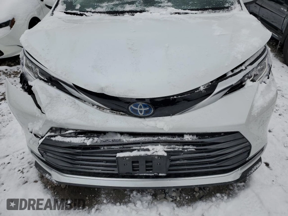 2022 Toyota Sienna Limited with VIN 5TDZSKFCXNS068163, listed as a Copart auction lot 81827224 with 40,821 mi miles and Salvage Title. Bid and sale history available at carsss.com. Image 13.