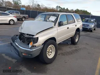 2000 Toyota 4Runner with VIN JT3GM84R4Y0053228, listed as a IAAI auction lot 41153788 with 276,024 mi miles. Bid and sale history available at carsss.com. Image 17.