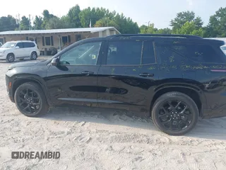 2025 Chevrolet Traverse z VIN 1GNERLRS6SJ211094, wystawiony jako IAAI lot #42554836 z przebiegiem 380 mil mil oraz . Historia ofert i sprzedaży dostępna na DreamBid. Obrazek 14.