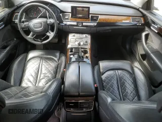 2015 Audi A8 4.0T z VIN WAU32AFD1FN012156, wystawiony jako Copart lot #52759185 z przebiegiem 117 498 mil mil oraz Szkody całkowita. Historia ofert i sprzedaży dostępna na DreamBid. Obrazek 8.