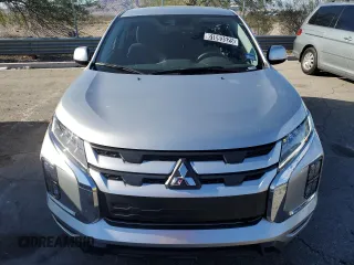 2024 Mitsubishi Outlander S z VIN JA4ARUAU4RU002627, wystawiony jako Copart lot #61093525 z przebiegiem 27 198 mil mil oraz Czysty tytuł • Clean title. Historia ofert i sprzedaży dostępna na DreamBid. Obrazek 5.