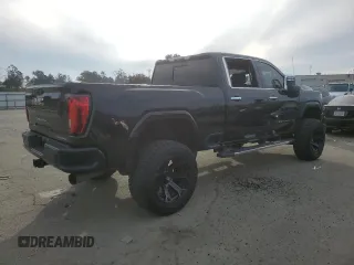 2020 GMC Sierra 3500HD Denali z VIN 1GT49WEY8LF341558, wystawiony jako Copart lot #42609425 z przebiegiem 70 658 mil mil oraz Szkoda całkowita • Salvage title. Historia ofert i sprzedaży dostępna na DreamBid. Obrazek 3.