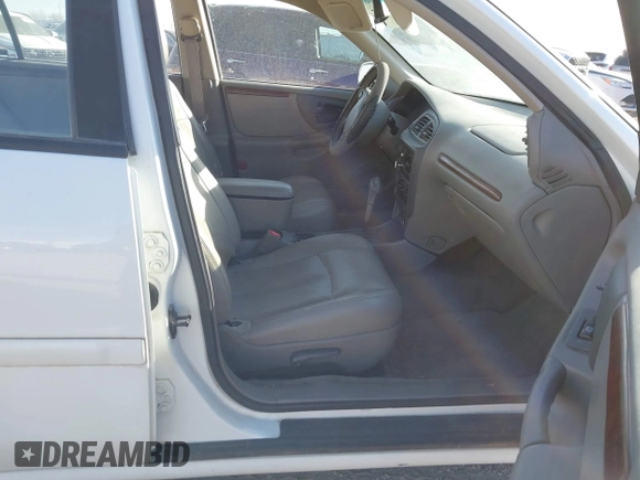 1998 Oldsmobile Cutlass GLS z VIN 1G3NG52M2W6338505, wystawiony jako IAAI lot #41107816 z przebiegiem 72 786 mil mil oraz . Historia ofert i sprzedaży dostępna na DreamBid. Obrazek 5.