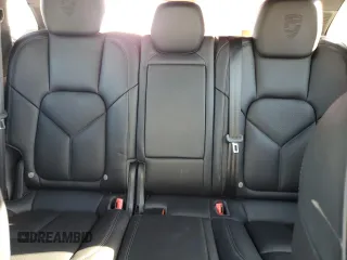2018 Porsche Cayenne z VIN WP1AA2A2XJKA06647, wystawiony jako Copart lot #50317955 z przebiegiem 53 892 mil mil oraz Szkoda całkowita • Salvage title. Historia ofert i sprzedaży dostępna na DreamBid. Obrazek 10.