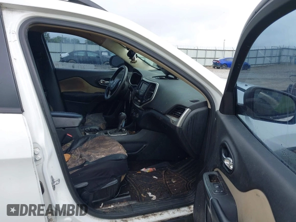 2016 Jeep Cherokee Sport with VIN 1C4PJLAB6GW190729, listed as a IAAI auction lot 42493948 with 164,613 mi miles and . Bid and sale history available at DreamBid. Image 5.