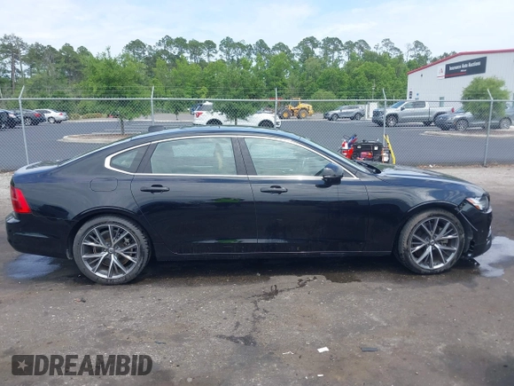 2018 Volvo S90 Momentum z VIN LVY982AKXJP032631, wystawiony jako IAAI lot #42204902 z przebiegiem 178 192 mil mil oraz . Historia ofert i sprzedaży dostępna na DreamBid. Obrazek 13.