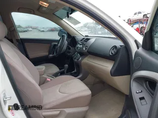 2008 Toyota RAV4 with VIN JTMZD33VX85078210, listed as a IAAI auction lot 41944108 with 110,518 mi miles. Bid and sale history available at carsss.com. Image 5.