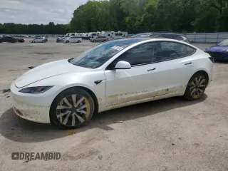 2025 Tesla Model 3 Long Range z VIN 5YJ3E1EAXSF971341, wystawiony jako Copart lot #57615695 z przebiegiem 4 823 mil mil oraz Szkoda całkowita • Salvage title. Historia ofert i sprzedaży dostępna na DreamBid. Obrazek 1.