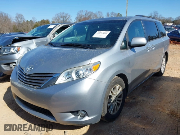 2016 Toyota Sienna XLE with VIN 5TDYK3DC4GS739785, listed as a IAAI auction lot 41513038 with 71,935 mi miles. Bid and sale history available at carsss.com. Image 18.