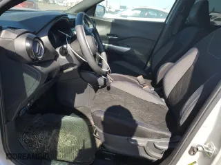 2018 Nissan Kicks SR with VIN 3N1CP5CU1JL510840, listed as a Copart auction lot 45712825 with 92,265 mi miles and Salvage Title. Bid and sale history available at carsss.com. Image 7.