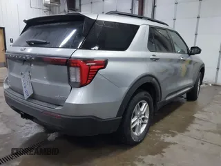 2025 Ford Explorer Active with VIN 1FMUK8DH0SGA35718, listed as a IAAI auction lot 41283665 with 391 mi miles. Bid and sale history available at carsss.com. Image 4.