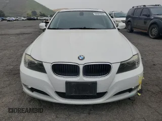 2009 BMW 3 Series 328i with VIN WBAPH535X9A437259, listed as a Copart auction lot 52647055 with 97,704 mi miles and Salvage title. Bid and sale history available at DreamBid. Image 5.