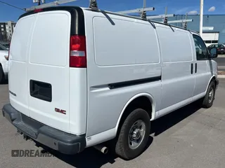 2020 GMC Savana Cargo Van with VIN 1GTW7AFG5L1123498, listed as a Copart auction lot 50631695 with 91,632 mi miles and Clean Title. Bid and sale history available at carsss.com. Image 4.