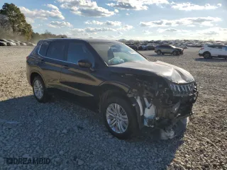 2024 Mitsubishi Outlander ES with VIN JA4J4UA85RZ079088, listed as a Copart auction lot 80286794 with 6,098 mi miles and Salvage Title. Bid and sale history available at carsss.com. Image 4.