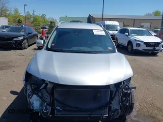 2019 Nissan Rogue SL with VIN 5N1AT2MV3KC781669, listed as a IAAI auction lot 42005947 with 85,461 mi miles. Bid and sale history available at carsss.com. Image 6.