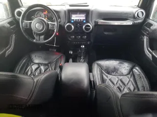 2017 Jeep Wrangler Unlimited Rubicon Recon z VIN 1C4HJWFG8HL581524, wystawiony jako Copart lot #81304384 z przebiegiem 53 287 mil mil oraz Szkoda całkowita • Salvage title. Historia ofert i sprzedaży dostępna na DreamBid. Obrazek 8.