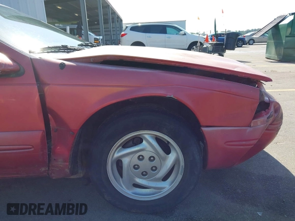 1996 Ford Thunderbird LX z VIN 1FALP62W0TH142986, wystawiony jako IAAI lot #42030900 z przebiegiem 168 993 mil mil oraz . Historia ofert i sprzedaży dostępna na DreamBid. Obrazek 17.