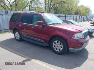 2004 Lincoln Navigator Luxury with VIN 5LMFU28R14LJ15068, listed as a IAAI auction lot 42078597 with 150,294 mi miles. Bid and sale history available at carsss.com. Image 1.