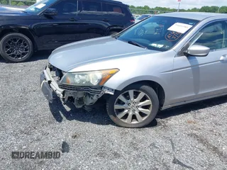 2008 Honda Accord LX z VIN 1HGCP26378A120407, wystawiony jako IAAI lot #39600380 z przebiegiem 208 488 mil mil oraz . Historia ofert i sprzedaży dostępna na DreamBid. Obrazek 6.
