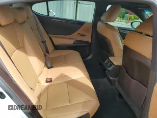 2020 Lexus ES 300h z VIN 58AD21B11LU004650, wystawiony jako Copart lot #56119995 z przebiegiem 140 172 mil mil oraz Nie do naprawy • Non repairable. Historia ofert i sprzedaży dostępna na DreamBid. Obrazek 10.