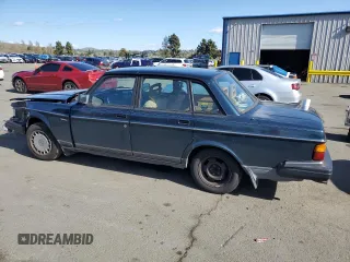 1993 Volvo 240 с VIN YV1AS8317P1486371, выставлен на аукционе Copart как лот 51696735 с пробегом 118 630 миль миль и Списание • Salvage title. История ставок и продаж доступна на DreamBid. Изображение 2.