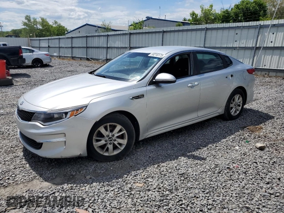 2016 Kia Optima LX z VIN 5XXGT4L32GG026465, wystawiony jako Copart lot #59216175 z przebiegiem 325 587 mil mil oraz Czysty tytuł • Clean title. Historia ofert i sprzedaży dostępna na DreamBid. Obrazek 1.