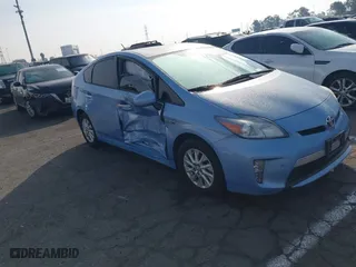 2013 Toyota Prius Plug-In with VIN JTDKN3DP2D3043732, listed as a IAAI auction lot 41457433 with 61,575 mi miles. Bid and sale history available at carsss.com. Image 1.