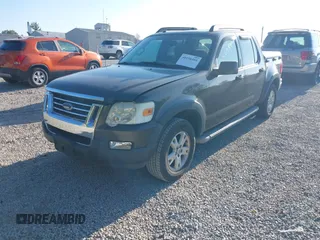 2007 Ford Explorer Sport Trac XLT z VIN 1FMEU31K67UA18559, wystawiony jako IAAI lot #40156484 z przebiegiem 245 853 mil mil oraz . Historia ofert i sprzedaży dostępna na DreamBid. Obrazek 2.