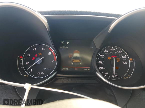 2018 Alfa Romeo Giulia z VIN ZARFAEBN4J7575360, wystawiony jako Copart lot #53157085 z przebiegiem 70 032 mil mil oraz Szkoda całkowita • Salvage title. Historia ofert i sprzedaży dostępna na DreamBid. Obrazek 9.